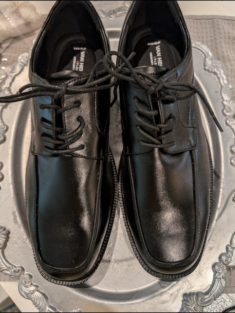 Van Heusen Men's Black Leather Lace-Up Dress Shoes Size 11 Like New